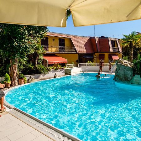 Hotel Bristol Беллария-Иджеа-Марина Экстерьер фото
